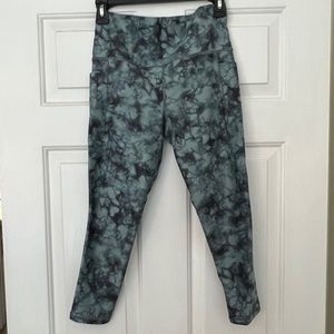 Athleta Salutation Stash Pocket 7/8 Leggings Grey Blue Tie Dye